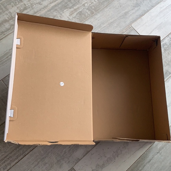 Adidas Shoe Box Empty For your Gift Wrap - Picture 5 of 10